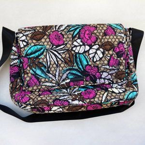VERA BRADLEY Essential Messenger Bag (Canyon Road retired)